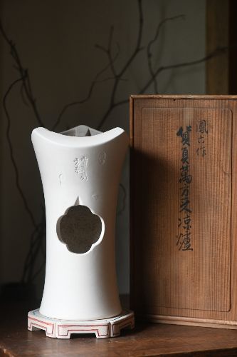 986]=時代煎茶道具青木木米造霊芝細工白泥涼炉（有破损）=